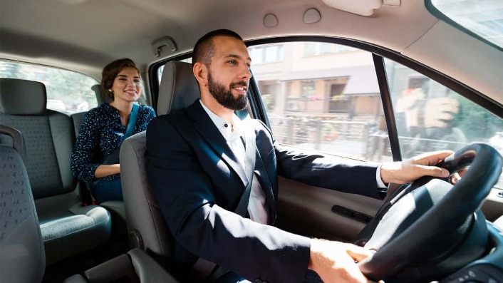Which Airlines Supply Complimentary Chauffeur Service?